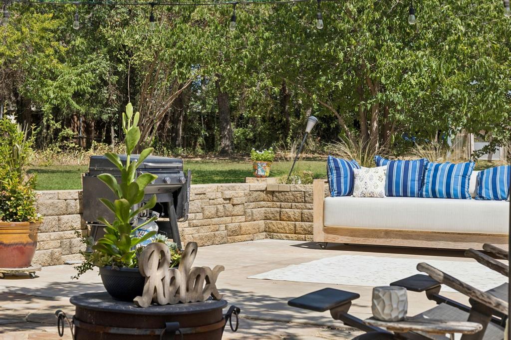 9300 Indian Knoll (Land) Trail