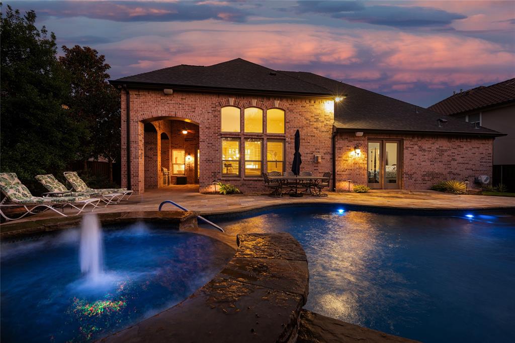 1086 Hawkwood Way