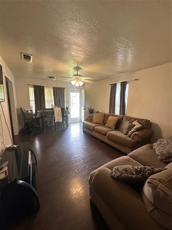 1711 Redwood Drive