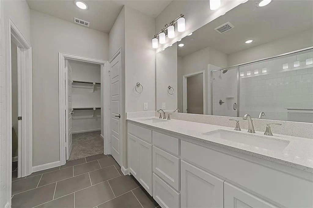 Cambridge Town Homes At Stacy Green - Residential