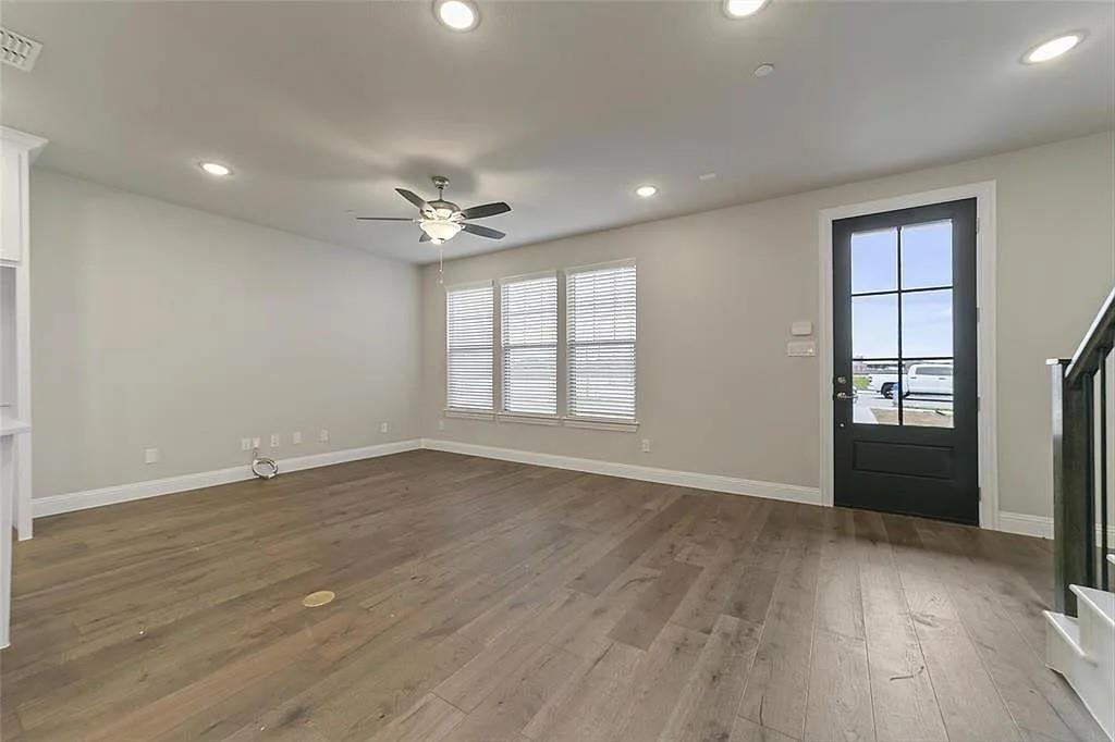 Cambridge Town Homes At Stacy Green - Residential