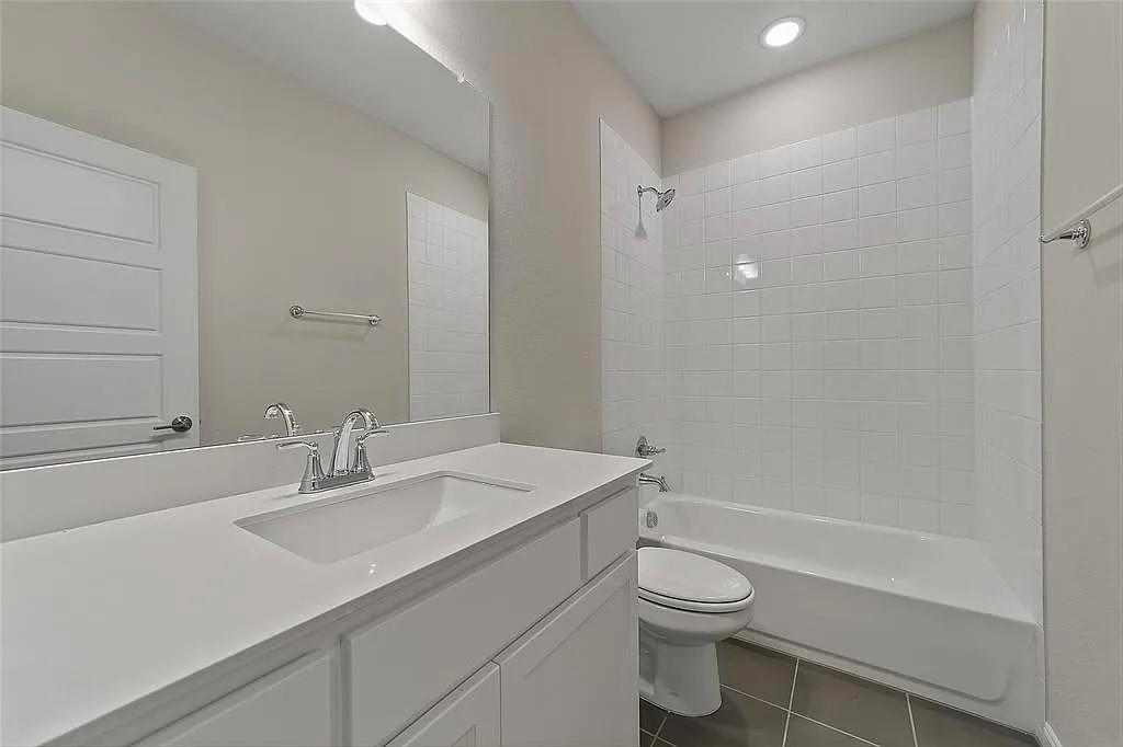 Cambridge Town Homes At Stacy Green - Residential