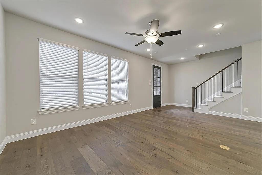 Cambridge Town Homes At Stacy Green - Residential