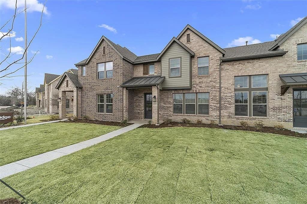 Cambridge Town Homes At Stacy Green - Residential