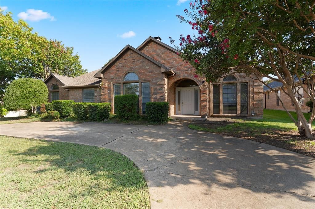 Photo of 3024 La Prada Drive, Mesquite, TX 75150 (MLS # 21079415)