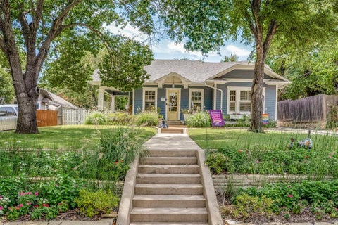 Photo of 607 W Parkway Street, Denton, TX 76201 (MLS # 21373986)