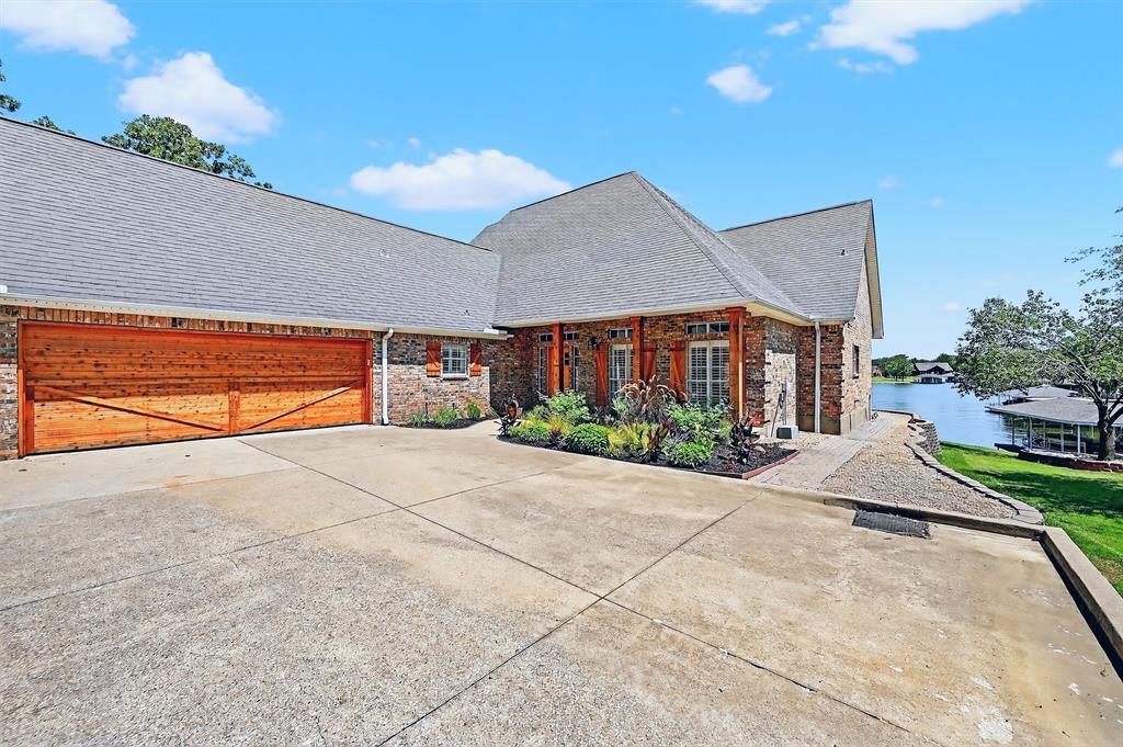 214 Kiowa Drive E