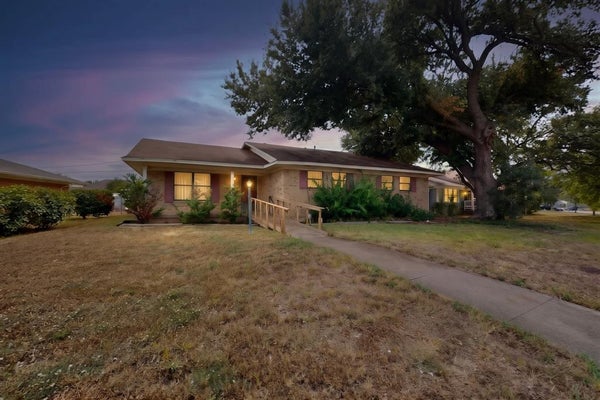 2616 MOSSGLEN DR, DALLAS, TX 75227 - Image a1ac8bfa4eba14fc27c407bb4a2cc136/2962009790