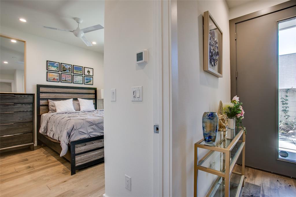 4545 Bowser Avenue 204