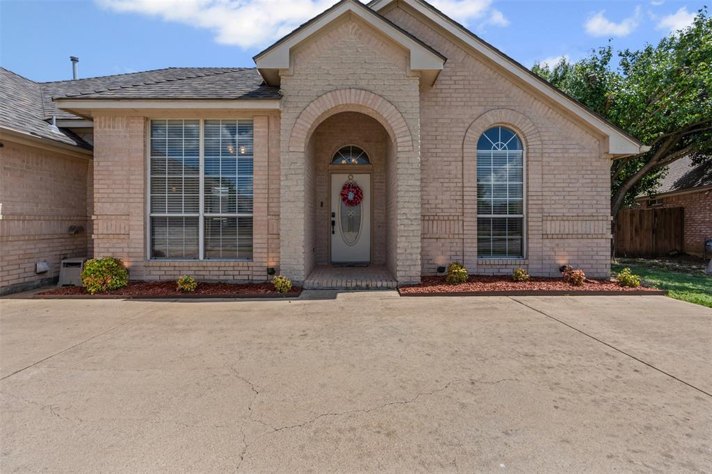 8433 Emerald Circle