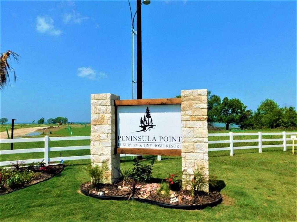 Peninsula Point - Land