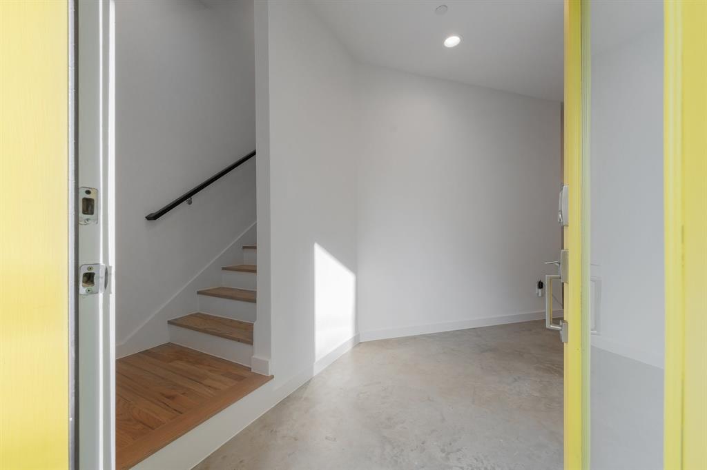 4608 Coles Manor Place 202
