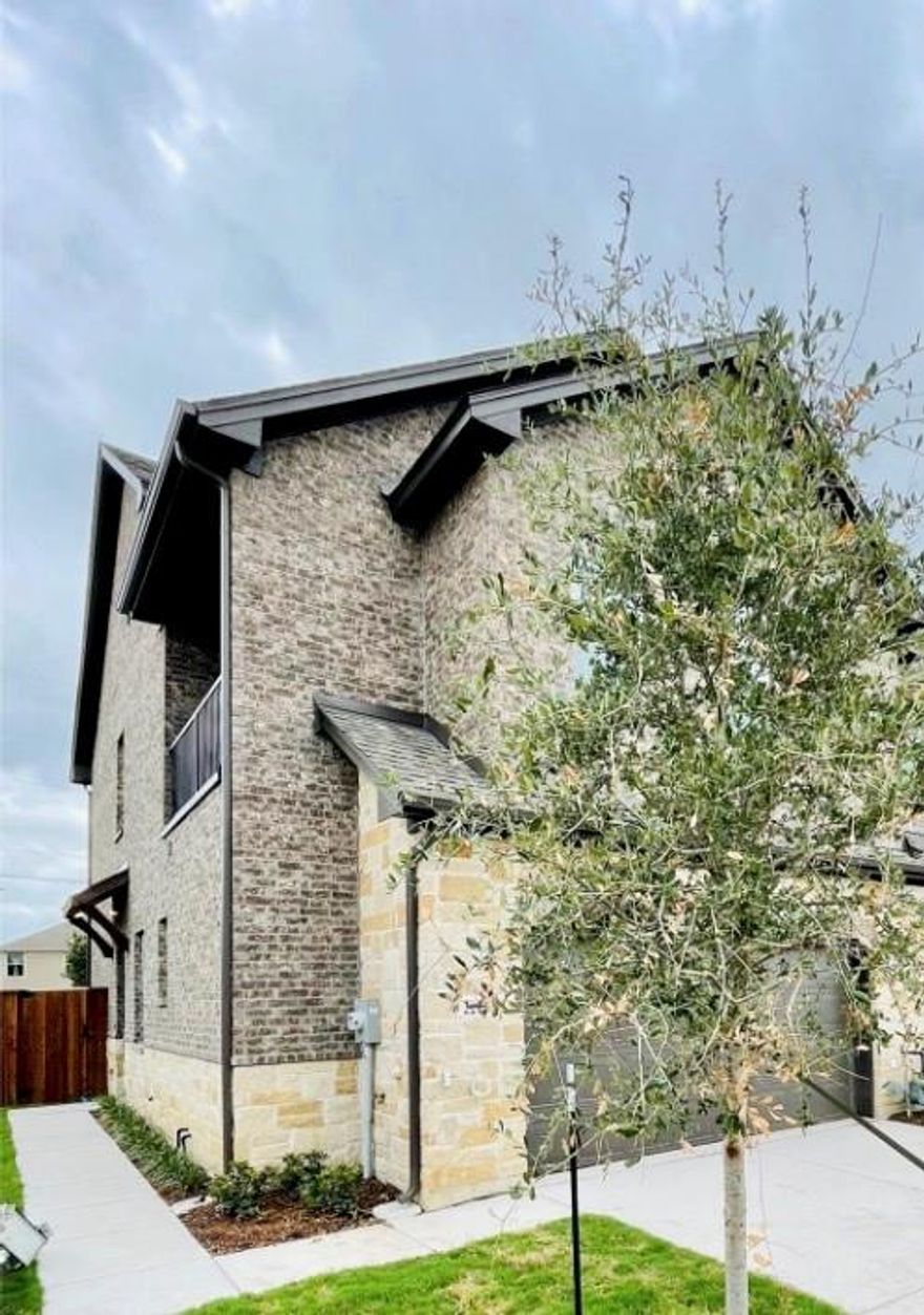 Like new townhome in the prime location of Bunker Hill! Located near Fire Ridge area amenities and a quick commute to the major freeways, this 3 bedroom, 2.5 bath townhome has it all. Oversized garage, upstairs master bedroom with walk-out balcony, game room space with second bedroom and full bath and laundry upstairs. Huge closets and a 3rd bedroom down with it's own bathroom. Walk to schools and Starbucks. Enjoy HOA maintained yards for maintenance free living. Pet and breed restrictions, 1 yr + lease. Refrigerator included.