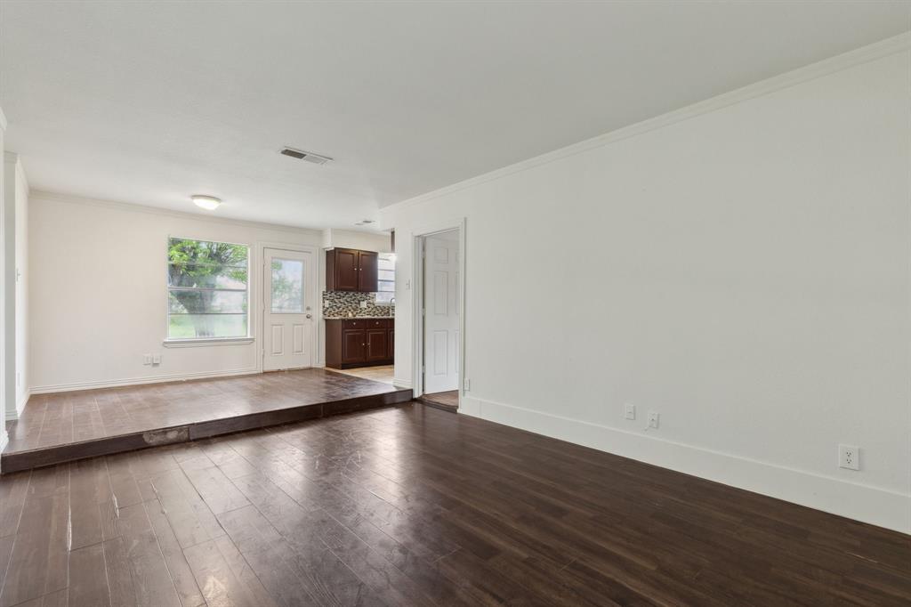 1205 Oak Creek Drive