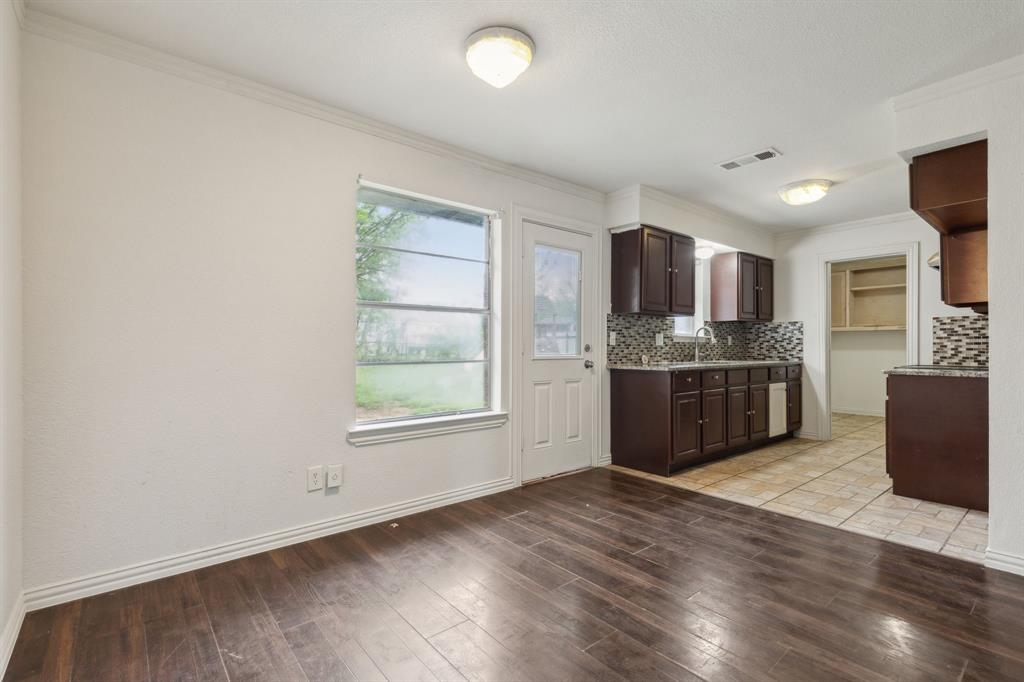 1205 Oak Creek Drive