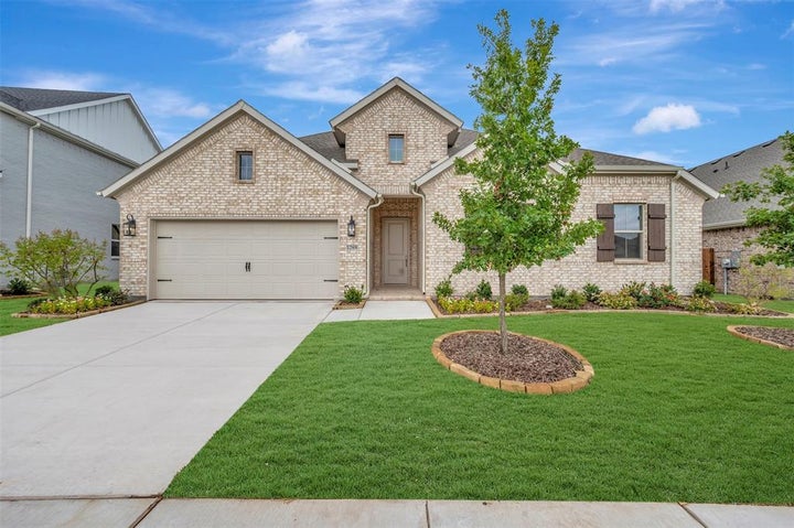 Photo 1 of 40 — 1289 Butterfly Dale Drive, Lavon, TX 75166