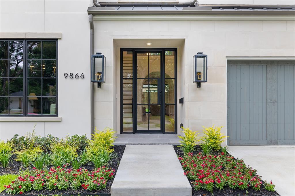 9866 Mixon Drive