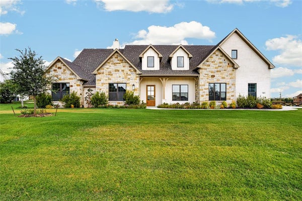 3201 DAKOTA DR, ARGYLE, TX 76226 - Image a1d8128faf3be32d0936b70c8da9d135/2003271346