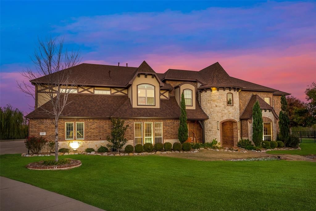 Photo of 411 Crestfield Court, Sunnyvale, TX 75182 (MLS # 21150163)