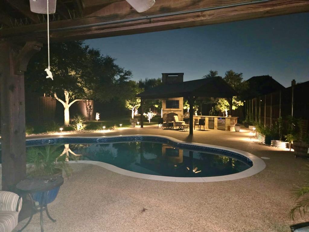 3827 W Crescent Way W