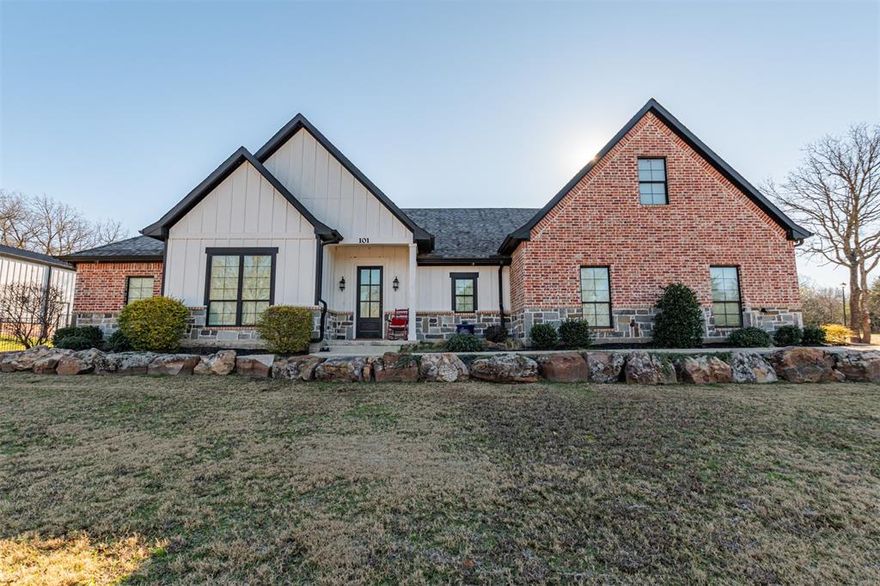 Don’t miss this stunning home in the heart of Mabank with beautiful lakefront views! Situated on a spacious corner acre lot, this property offers the perfect blend of comfort, style, and functionality. Featuring 5 bedrooms, 3 full baths, and 1 half bath, the layout includes a secondary primary suite upstairs complete with its own full bathroom and closet—ideal for guests, multi-generational living, or a private retreat.
Designed for entertaining, the home boasts an oversized primary suite, a newly added enclosed patio with heating and cooling features, and plenty of room to gather both indoors and out. The walk in kitchen pantry is perfect! Enjoy the brand-new pool installed in 2025, perfect for Texas summers, along with a large spray-foam-insulated shop with electricity to accommodate hobbies, storage, or workspace needs. The fully fenced yard includes a private dog run, giving pets their own secure space. Inside, you’ll love the completely updated stainless steel appliances and thoughtful finishes throughout. With lake views, modern upgrades, and room for everyone, this home truly has it all. Schedule your showing today!