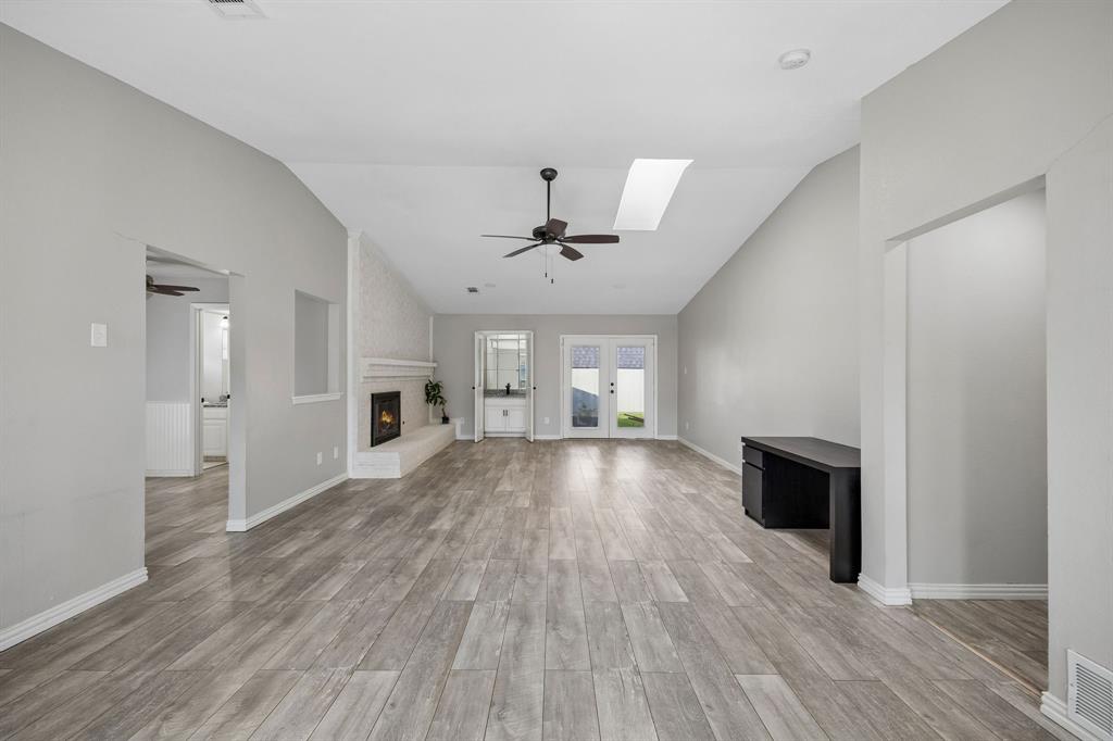 1605 Versailles Drive