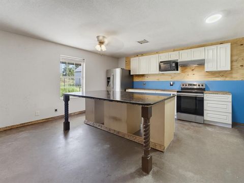 Tiny photo for 205 County Road 1794, Sunset, TX 76270 (MLS # 21341309)