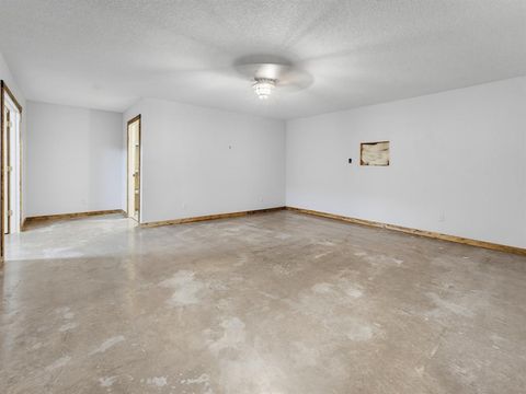 Tiny photo for 205 County Road 1794, Sunset, TX 76270 (MLS # 21341309)