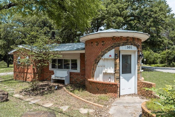 501 LAKESHORE RD, DENTON, TX 76208 - Image a1def6db10e166855b3720d5c1a67dc2/757327916