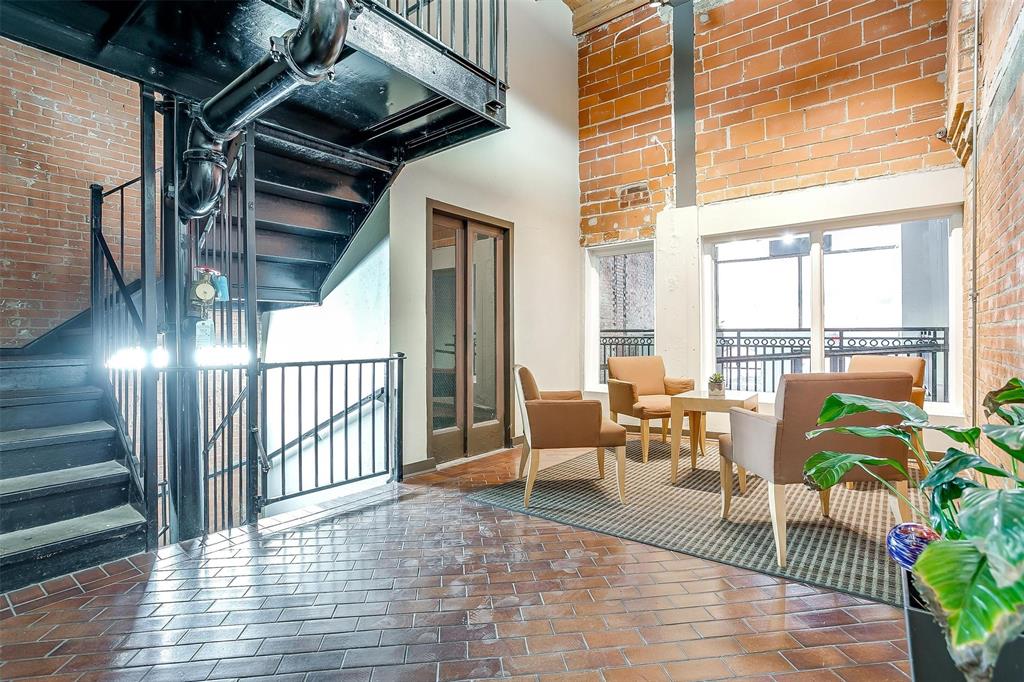 Elm Place Residences - Residential