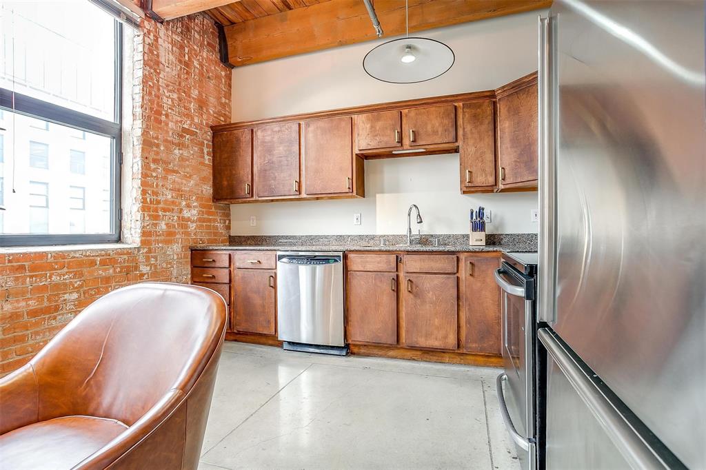 Elm Place Residences - Residential