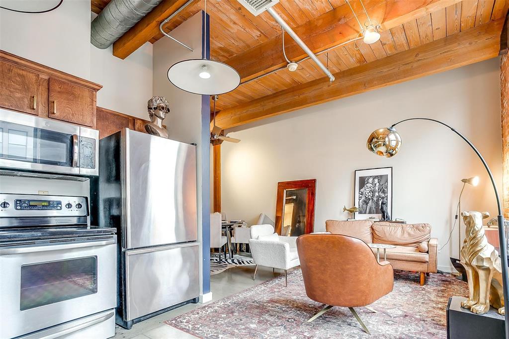 Elm Place Residences - Residential