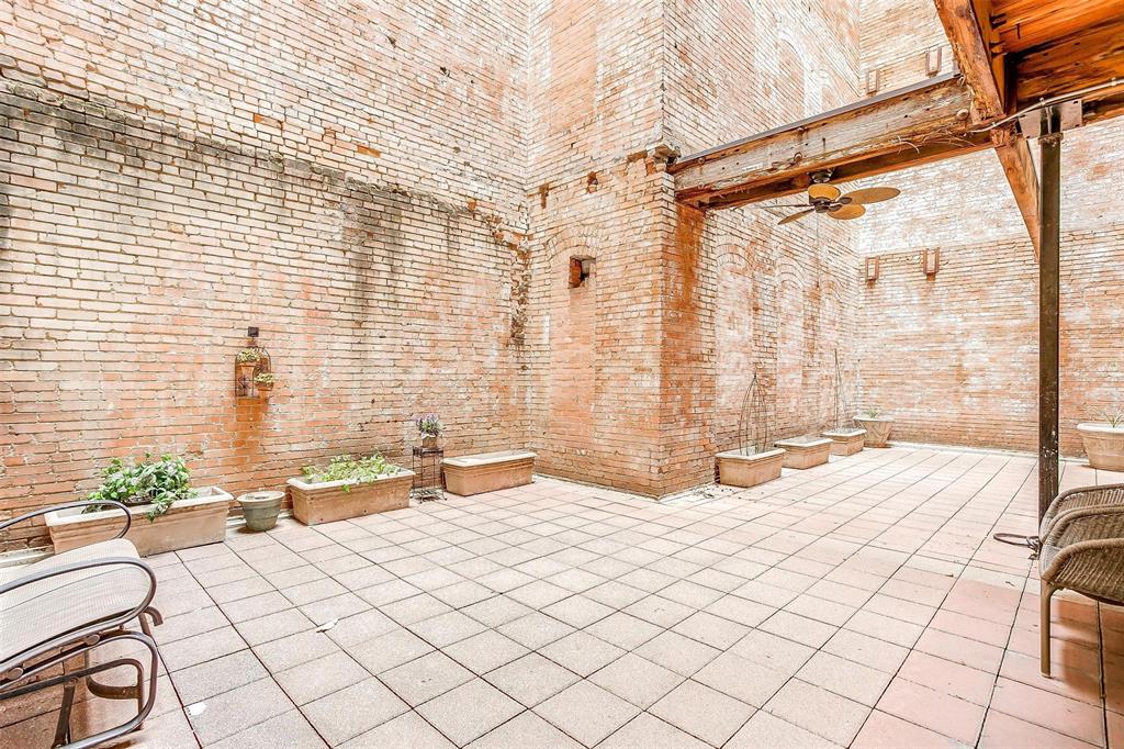 Elm Place Residences - Residential