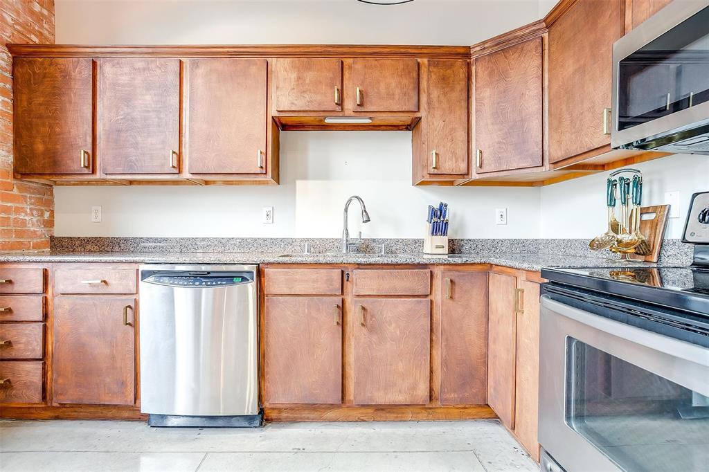 Elm Place Residences - Residential