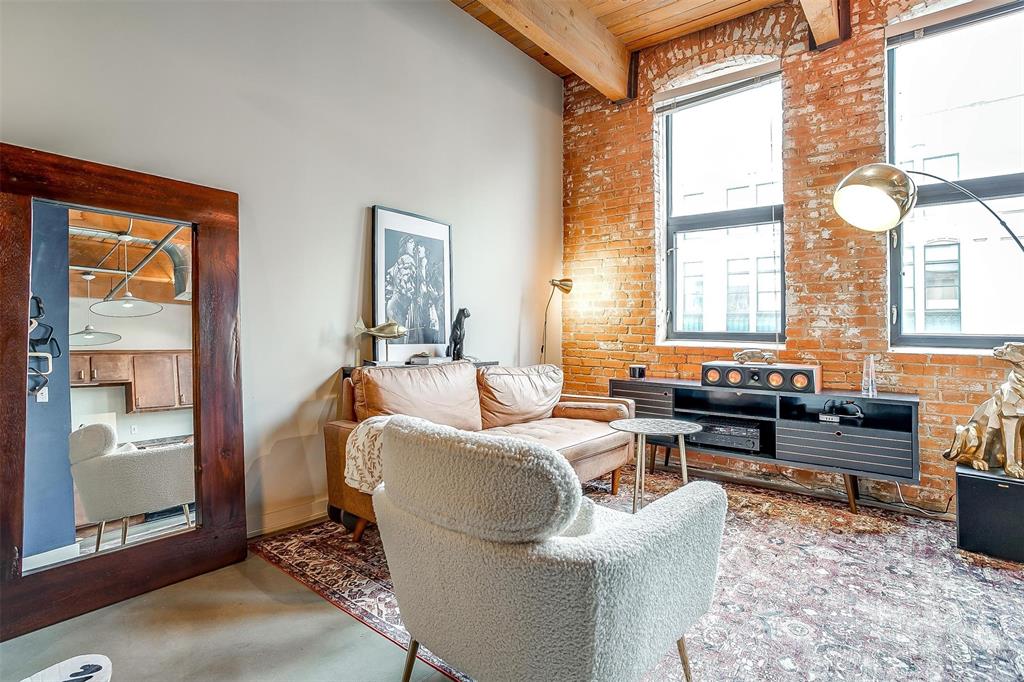 Elm Place Residences - Residential