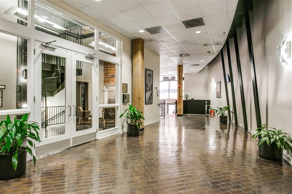 Elm Place Residences - Residential