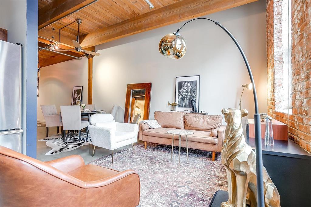 Elm Place Residences - Residential