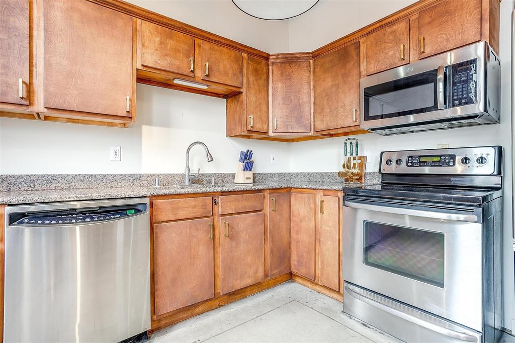 Elm Place Residences - Residential