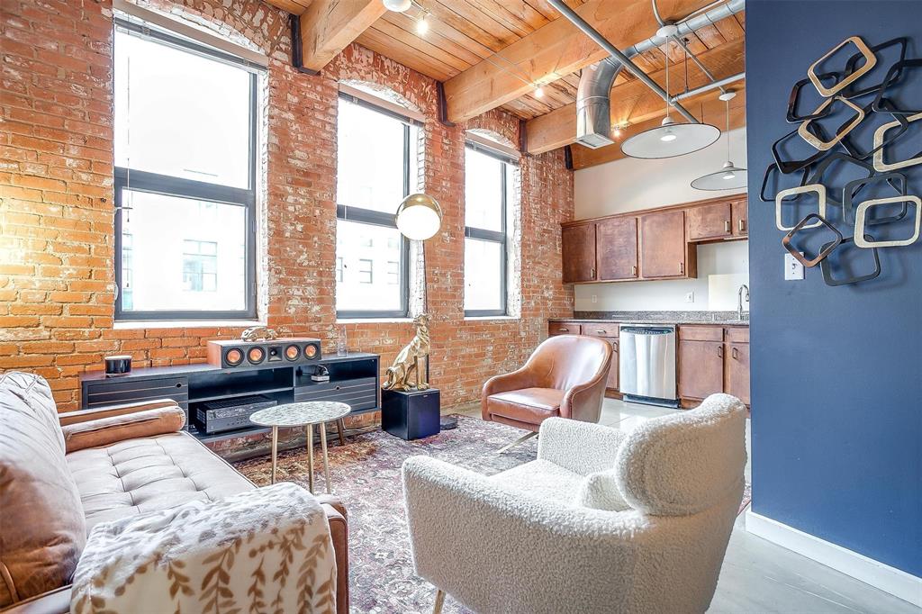 Elm Place Residences - Residential