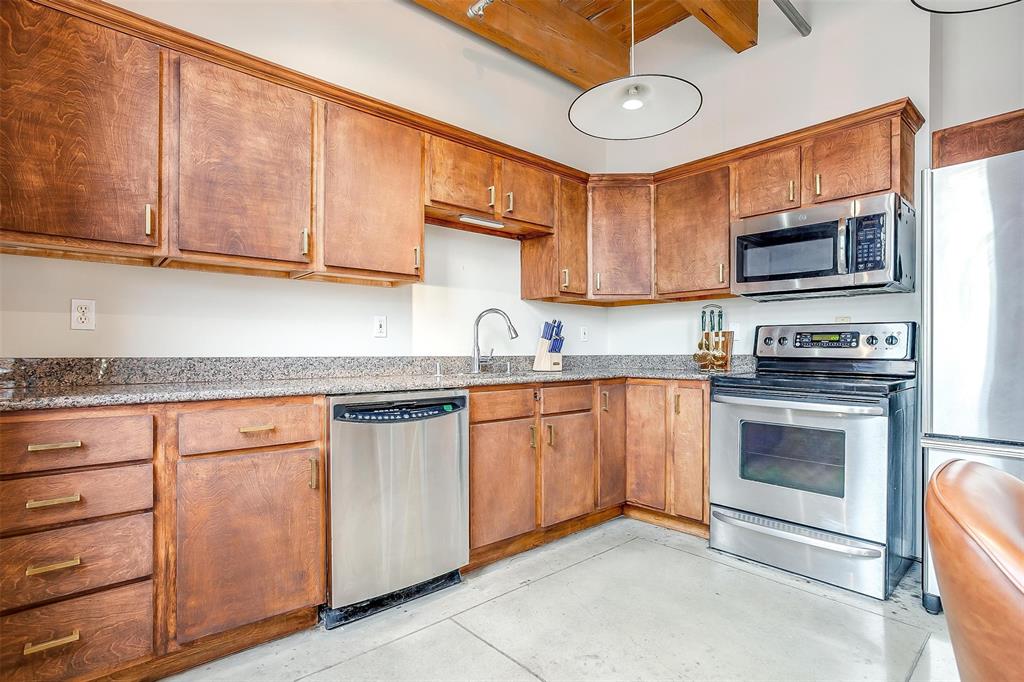 Elm Place Residences - Residential