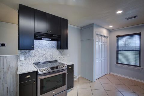 Tiny photo for 19408 County Road 4072, Kemp, TX 75143 (MLS # 21195235)