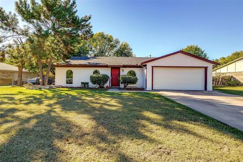 A home in Crowley