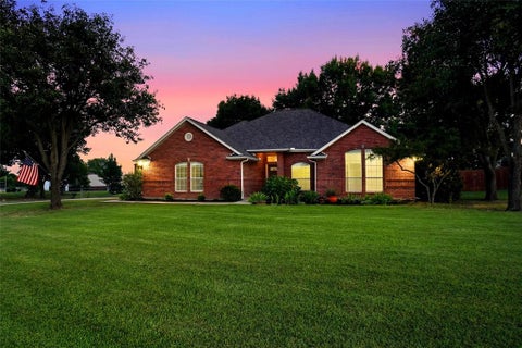 Photo of 224 Schreiber Drive, Haslet, TX 76052 (MLS # 21281548)