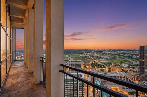 Tiny photo for 500 Throckmorton Street #3601, Fort Worth, TX 76102 (MLS # 21235738)