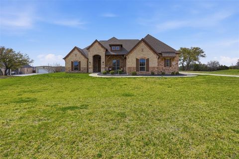 Photo of 349 Oak Meadow Lane, Weatherford, TX 76085 (MLS # 21191905)