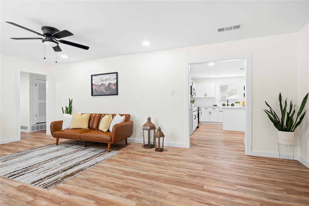 7004 Corona Drive
