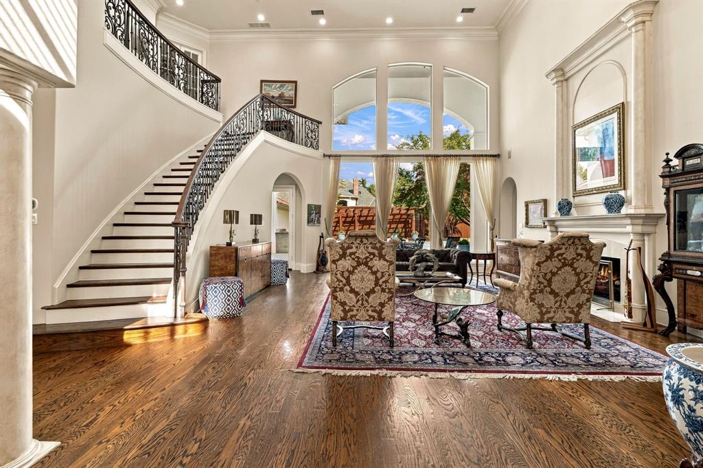 5213 Lakecreek Court