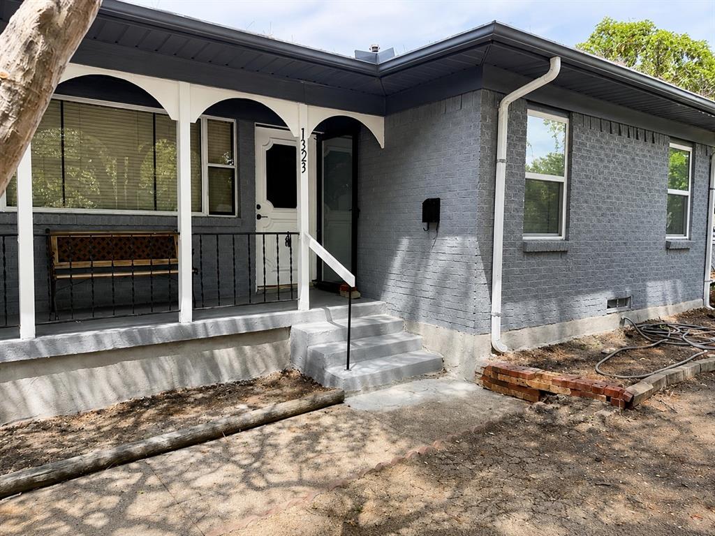 1323 Crestridge Drive