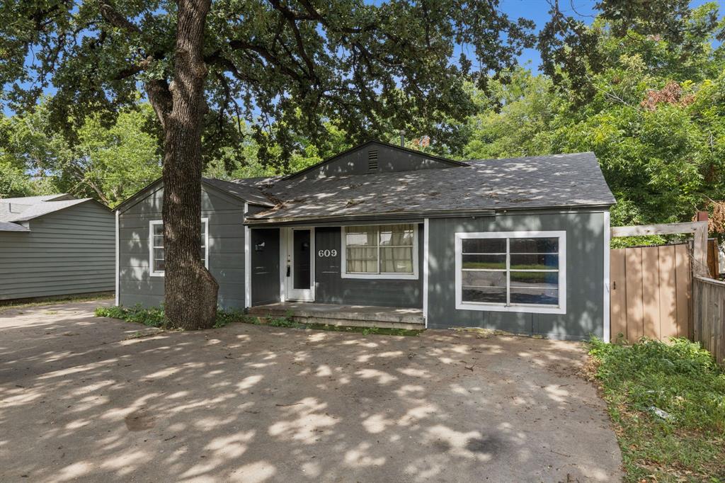 609 Rosemere Avenue