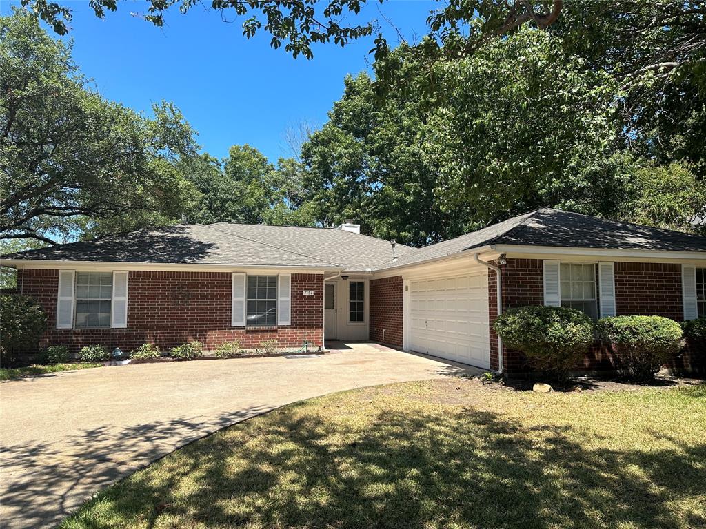 Nice 1 story home on large lot close to Nebbie Williams Elementary. Freshly painted, laminate wood flooring throughout. Large living room is great for gatherings. Primary bathroom as double sinks and double closets  NO HOA.